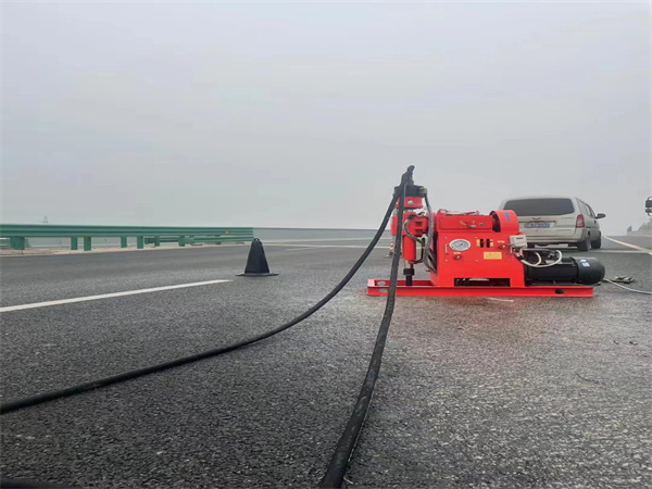 公安马路路基路面开裂下沉注浆加固灌浆